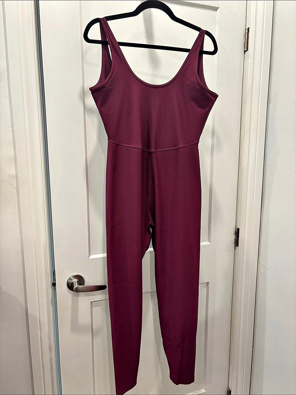 Old Navy activewear Bodysuit in plum Purple Large Like New